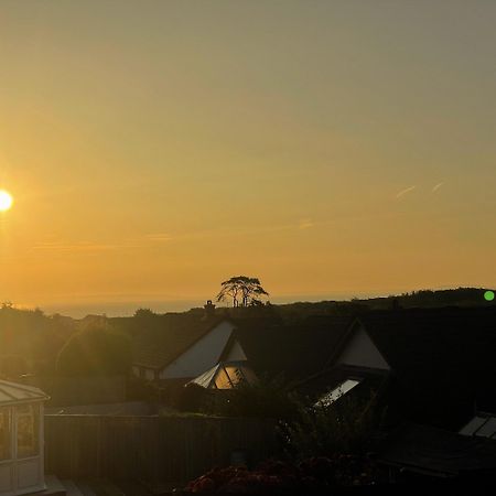 Ser Ar Y Bryn- Lovely Family Home With Garden, Walk To The Village And Beach Saundersfoot Eksteriør billede