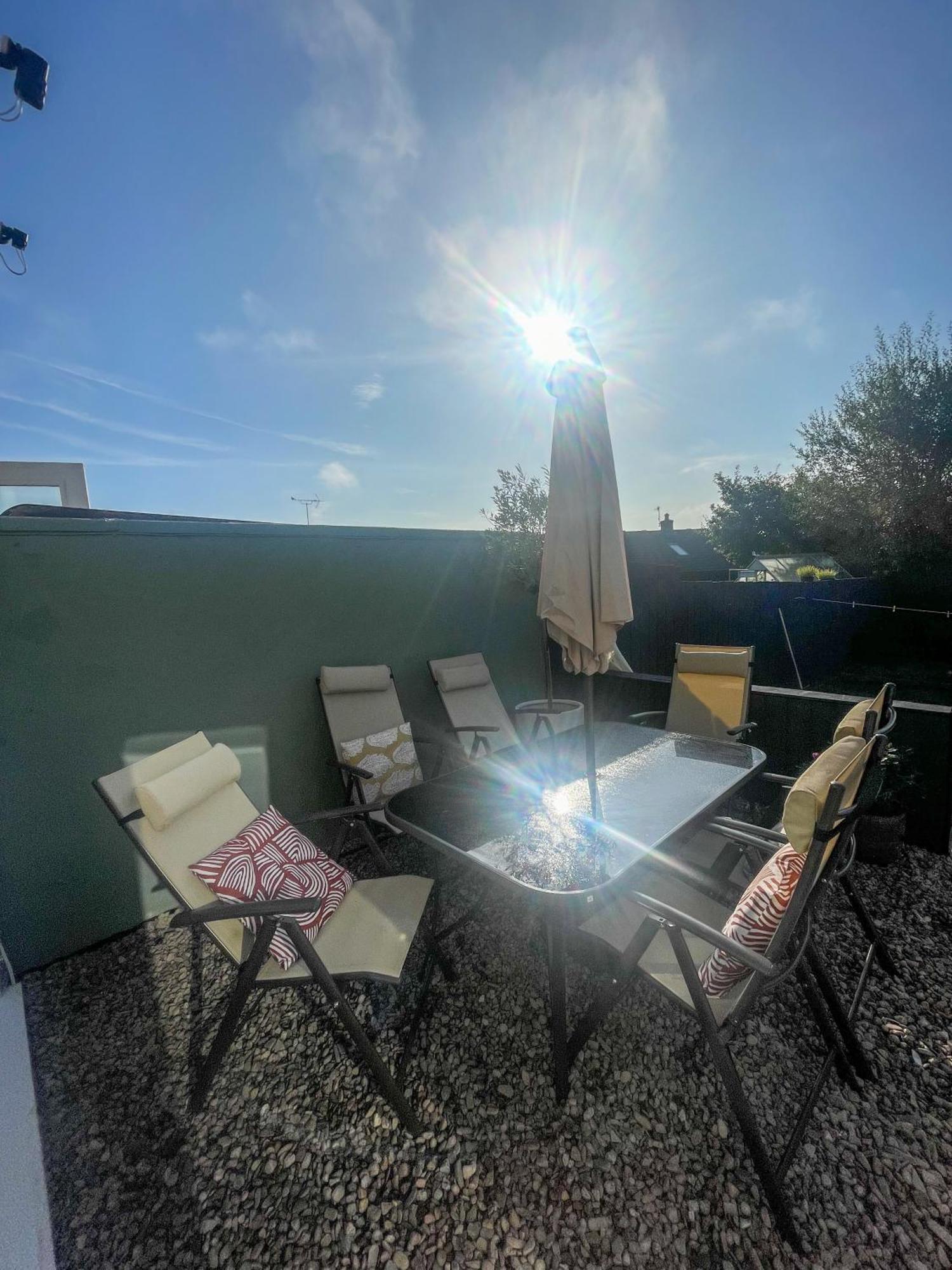 Ser Ar Y Bryn- Lovely Family Home With Garden, Walk To The Village And Beach Saundersfoot Eksteriør billede